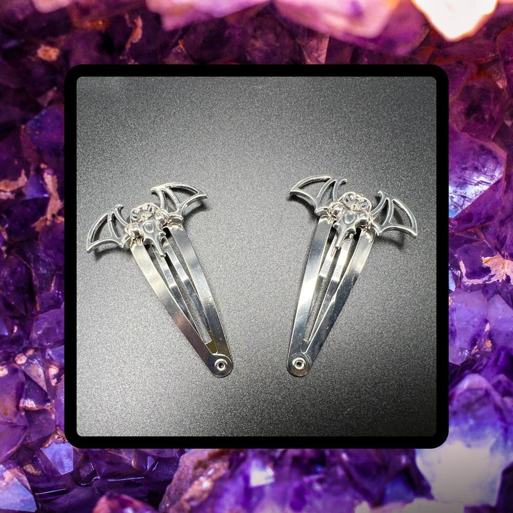 Gothic Bat Hair Clips / Silver or Bronze Metal Halloween Barrettes